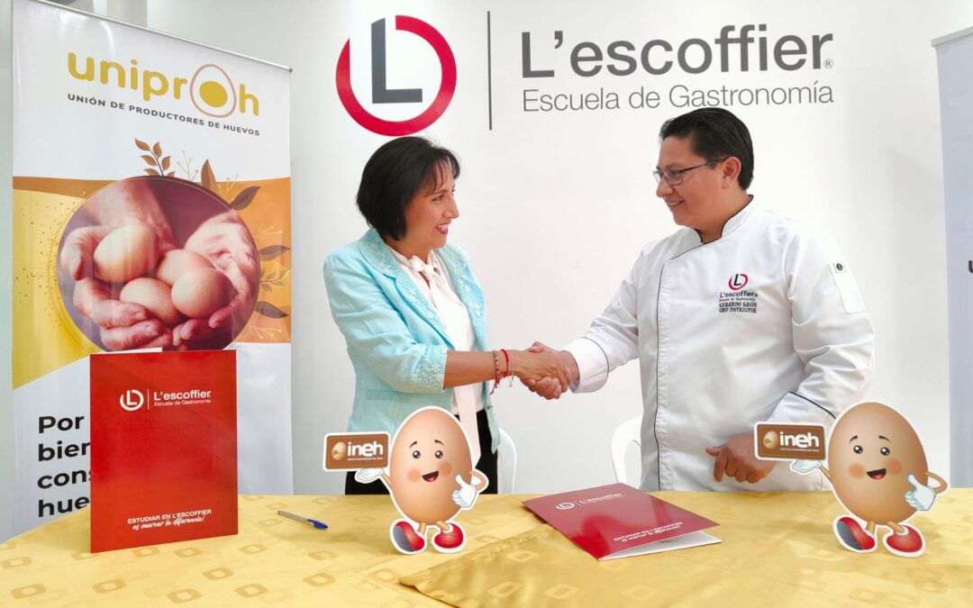 Firma de convenio entre UNIPROH y L’escoffier